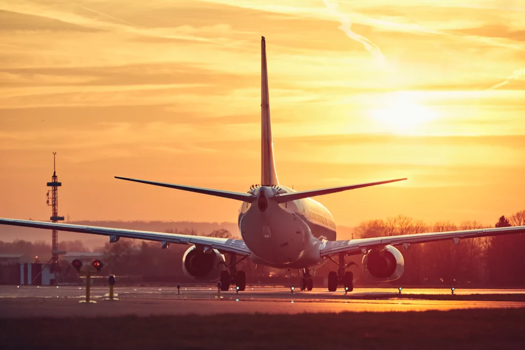 Etihad Airways: 5 Million Passengers in Q1 and 16 New Destinations in 2025 airplane-is-taxiing-to-runway