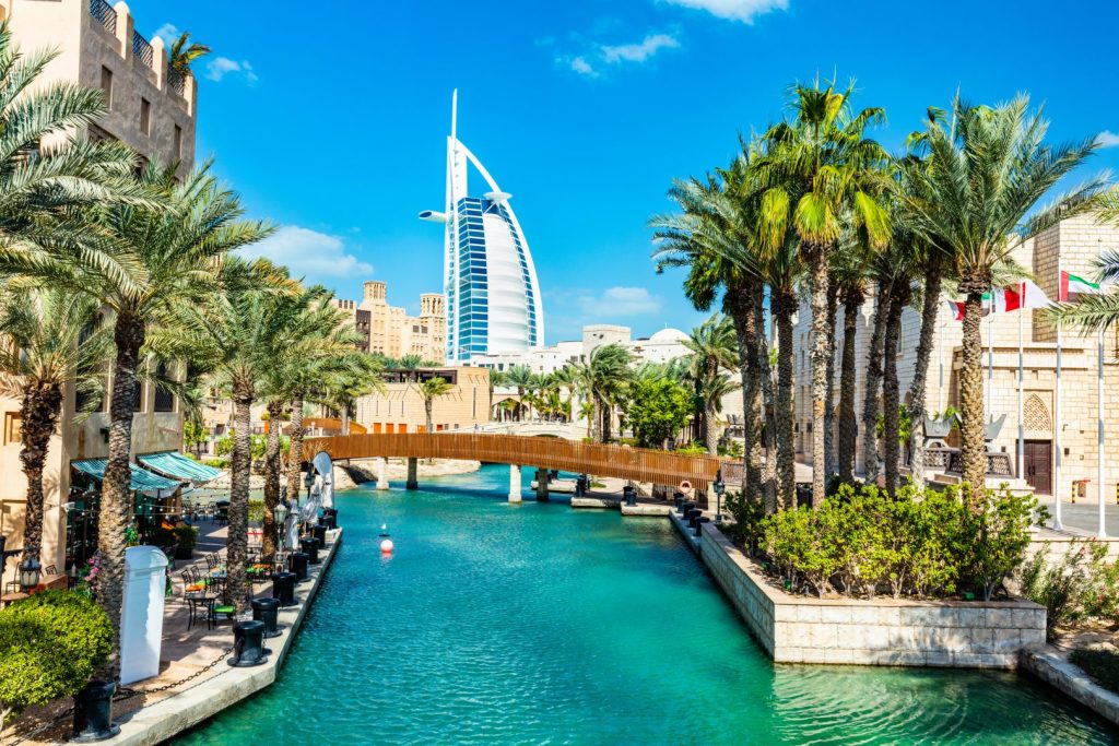ن % 48السياح يتأثرون بالإعلانات الموجهة: تقرير جديد يكشف فرصا تسويقية واعدة في الإمارات